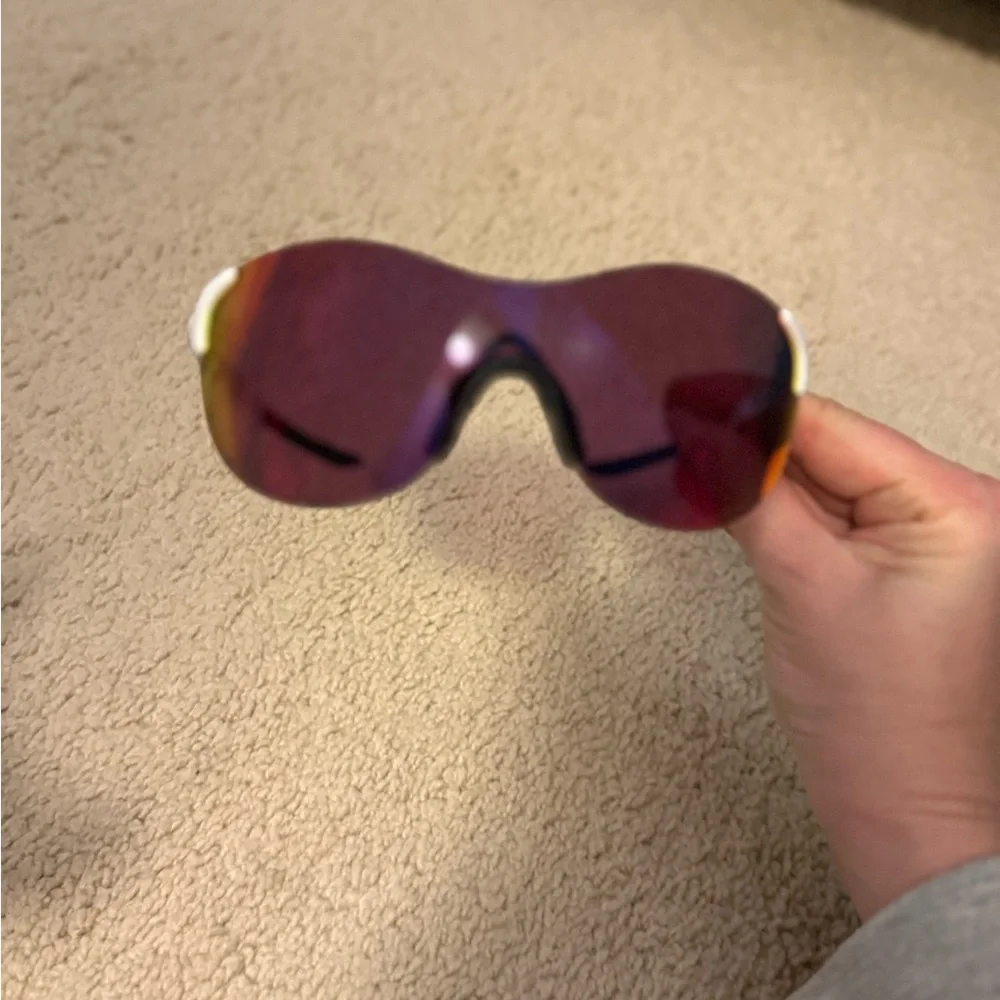 Oakley Sunglasses with White Frame - Picture 4 of 5